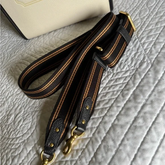 Coach Field Tote 22 Bag leather color block - Picture 7 of 7